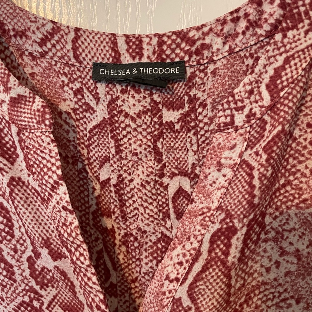 Chelsea & Theodore Red Snake Print Sleeveless Blouse - Picture 2 of 8